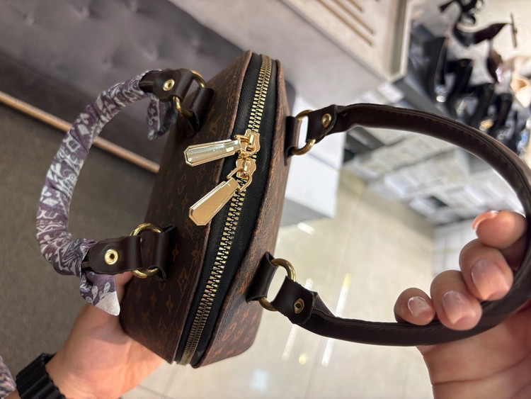 کیف دوشی مستر